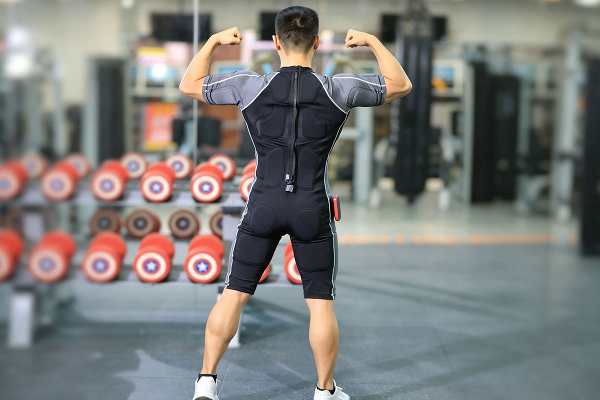Men's wireless EMS training suit